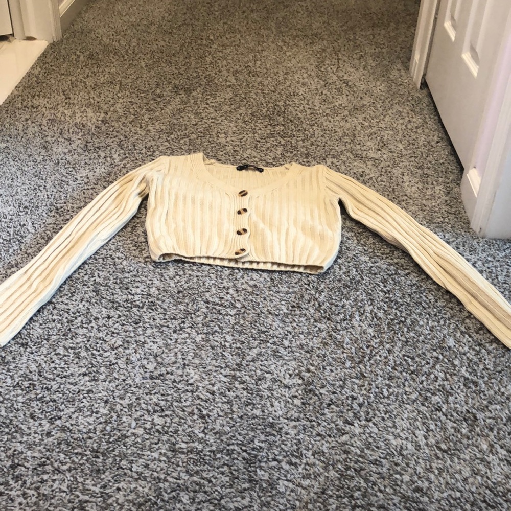 beige cropped button up cardigan